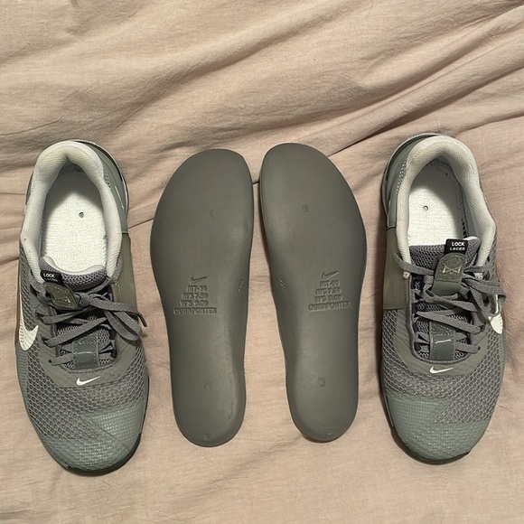 Gray Nike Metcon 7 - Picture 6 of 7